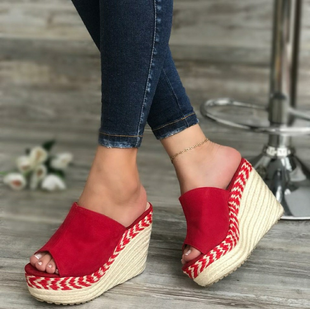 Women's platform